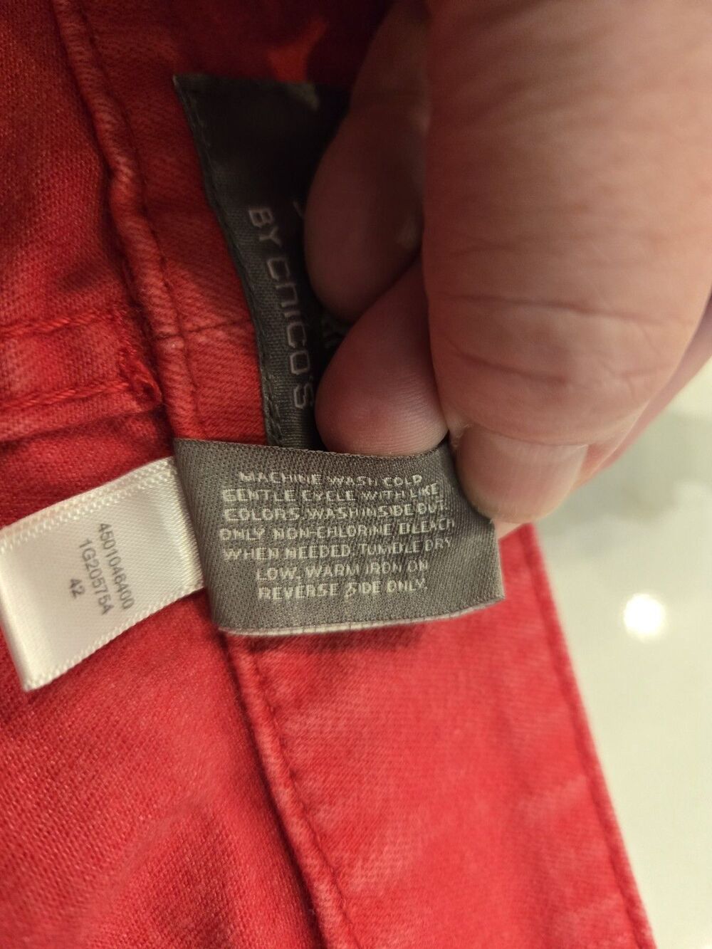 So Slimming by Chico's Women's Washed Red Ankle Zip Jeans Size 0.5 US Size 6 - Picture 6 of 15